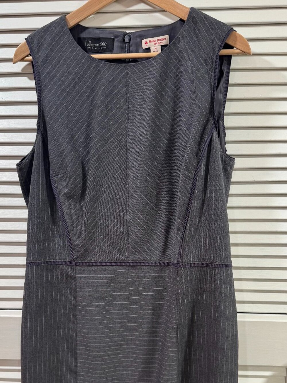 Brooks Brothers Grey Pinstripe Sleeveless Dress – Tollegno 1900 Wool (Size 14)